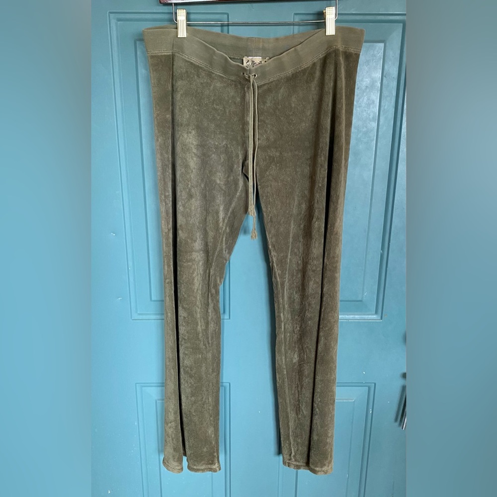Women’s juicy couture, olive green lounge pants
